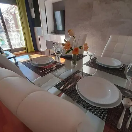 Piso Centrico Con Piscina,parking Y Jacuzzi *